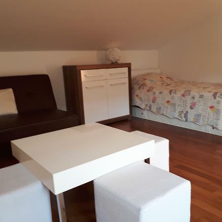 Ruzmarinka 4* Apartment Baska  Exterior photo